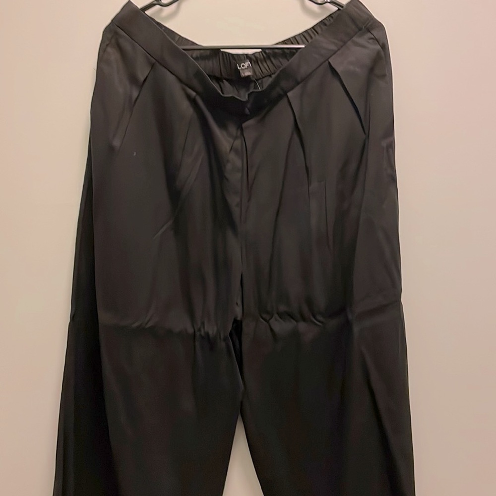 Black cropped pants